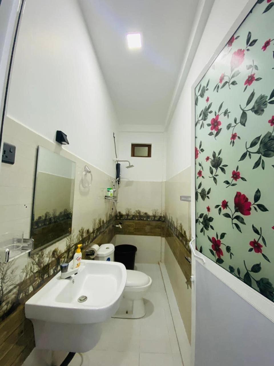 Lalitha Holiday Inn Джафна Екстериор снимка